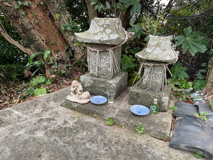 庭のお稲荷さん 