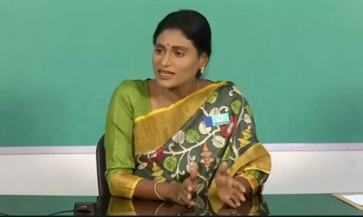 Founder and president of the @YSRTelangana Party, @realyssharmila  will be joining the @INCIndia on January 4. She was invited to #Delhi by #AICC chief @kharge to complete the formalities. 

Readmore: newstap.in/andhra-pradesh…

@INC_Andhra @RahulGandhi @ysjagan #Congress