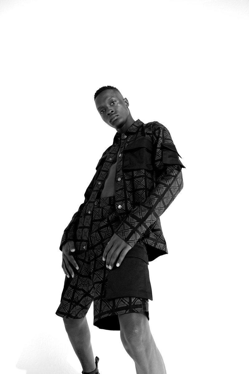 Introducing our Cargo Suit with a Matching Shirt and Shorts – a distinctive ensemble that showcases an all-over print spear shield repeating pattern. Celebrate a continent rich in artefacts with this unique cargo set. 

l8r.it/wr1m

#streetwear #denim #streetfashion
