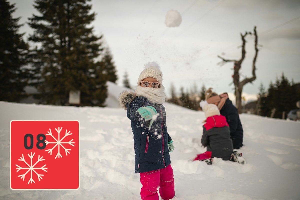 TeamPoliceUK's tweet photo. On the 8th day of Fitmas, embrace the winter weather come rain or shine. Build a snowman, jog in the rain with a smile on your face, go sledding, or climb that hill. It's invigorating! π·π· #WinterWorkout #12DaysOfFitmas https://t.co/meV4cgLsmt