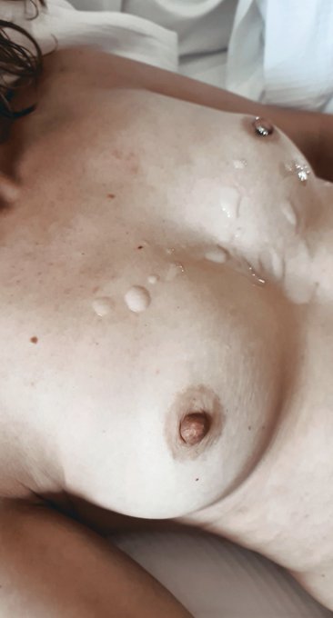 Really did start as I meant to go on yesterday, ended the evening with two different guys cumming on