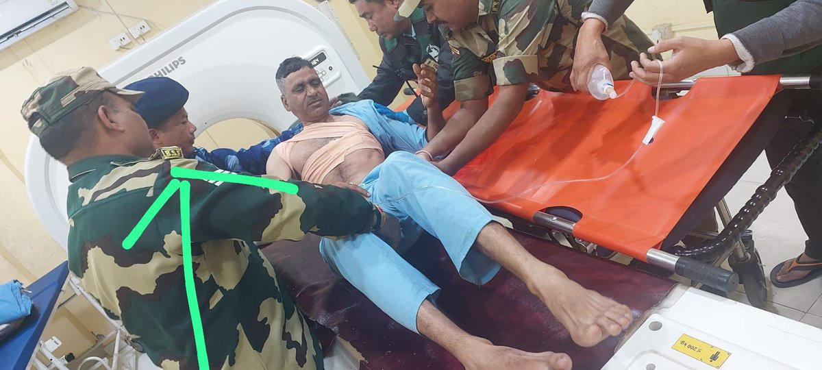 Gooner_Homer's tweet photo. Pic of One of the BSF personnel who was injured in the attack by Chin #Kuki Terrorist in the border town of Moreh , #Manipur  this morning.

The attack is still ongoing as we speak.
We expect a fierce response from the State Forces and Central forces to these Traitors who have crossed over from Myanmar and launched this attack!!
#KukiTerrorists

#BSFUnderKukiAttack #MeiteiUnderKukiAttack #SaveMeiteiSaveIndia #ManipurViolence #MorehBurns #Stand4StateForces