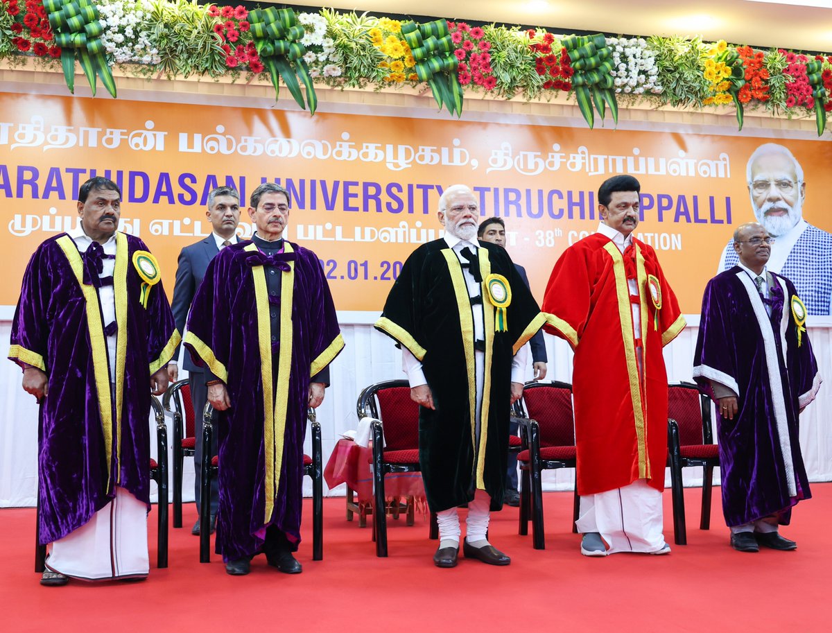 It is a matter of immense joy that my first public programme of 2024 took place in the great state of Tamil Nadu and that too among our Yuva Shakti. 

Here are glimpses from the convocation at the Bharathidasan University in Tiruchirappalli.
