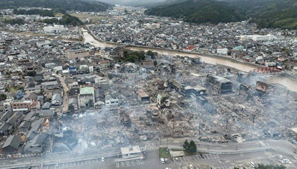 MasonOryiN's tweet photo. Love is what makes life worth living.

May the world be safe and there will be no more earthquakes. https://t.co/gk70OnKI0W
