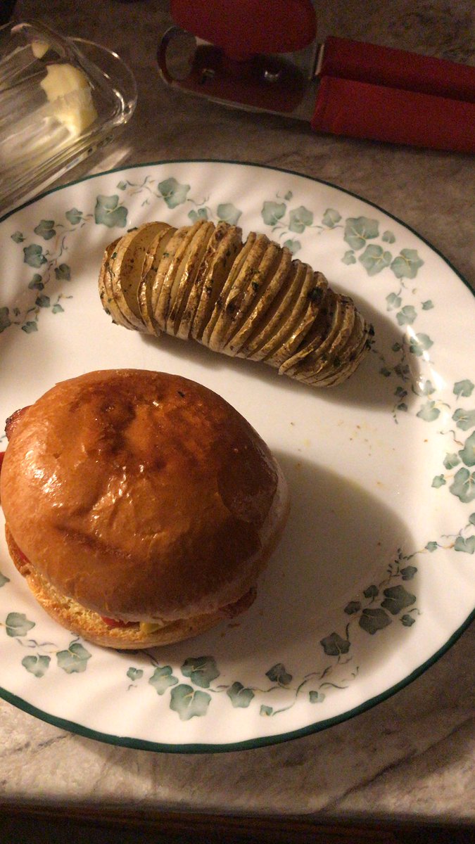 plutossworld's tweet photo. POTATO IS DONE OMG https://t.co/wFV3LaRD89
