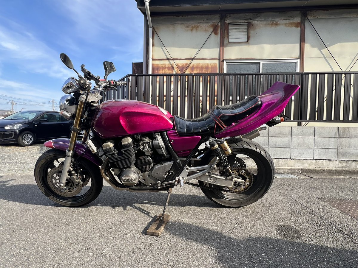 osakabaiku_'s tweet photo. 大阪府からXJR400 4hm売ります。
¥600,000
書類、鍵揃ってます。不具合なし
車検付きの為、名義変更を確認後バイクの引き渡しになります。
別途、名義変更登録代行可能です。
お近くでしたら配達サービス。
#単車売ります　#XJR売ります
#XJR400売ります　#4hm売ります
#族車売ります　#バイク売ります https://t.co/zM2p9tnIpx