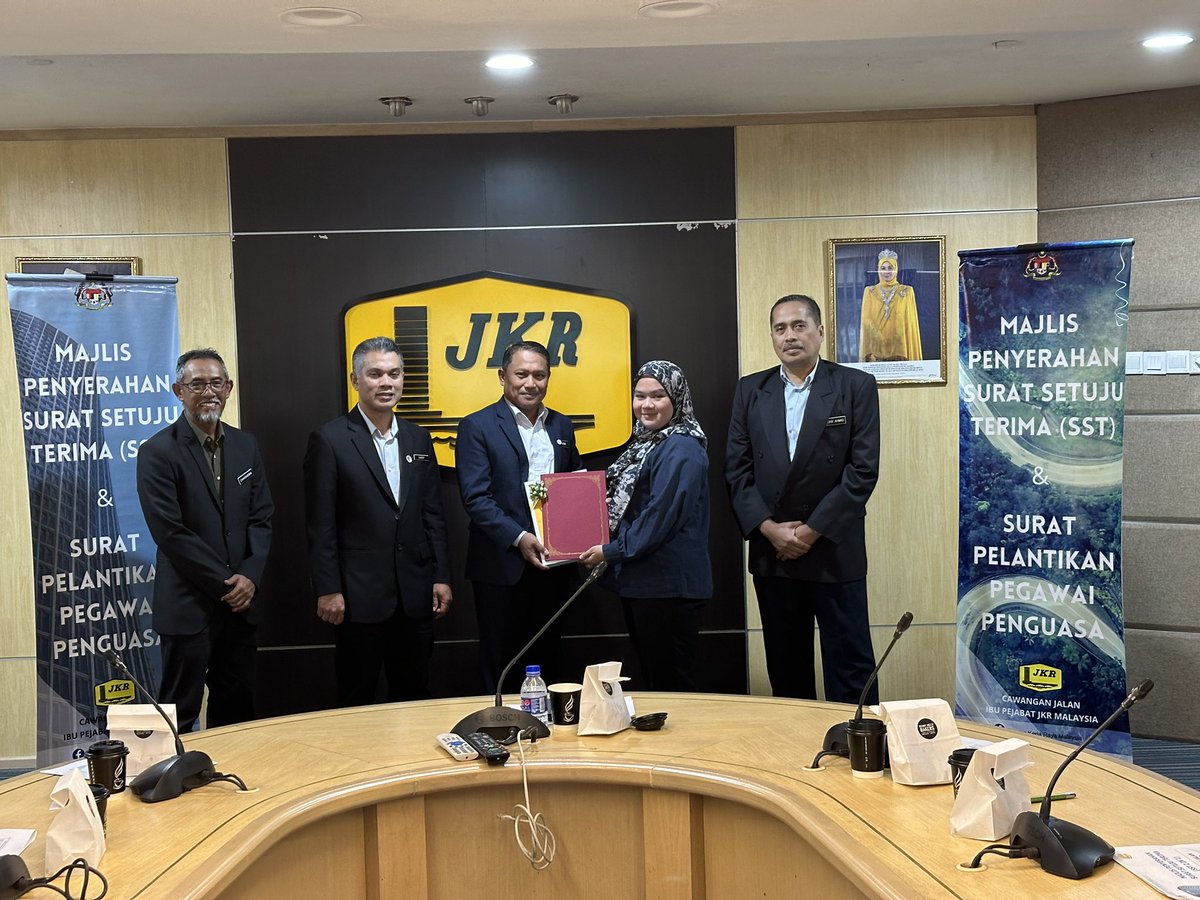 2 Januari 2024 (Selasa)

Majlis Penyerahan Surat Pelantikan Pegawai Penguasa dan Surat Setuju Terima (SST) Berserta Dokumen Kontrak

Bertempat ditingkat 5, Blok F, Ibu Pejabat JKR Malaysia, telah berlangsung Majlis Penyerahan Surat Pelantikan Pegawai Penguasa dan Surat Setuju