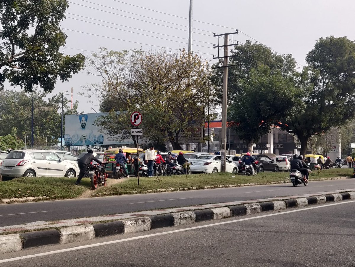 This is #Chandigarh for you!! Will we never learn? These jam-packed lines for Petrol outside petrol pumps tell us how we react to one rumor. This chaotic situation shows our temperament toward untoward situations. #ChakkaJam