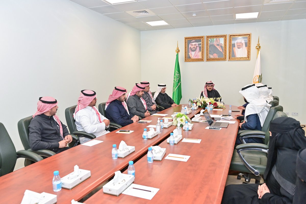 umajmaah's tweet image. رئيس #جامعة_المجمعة يدشن مشاريع المركز الإعلامي ويطلع على الخطة الاستراتيجية الأولية للمركز وإنجازاته خلال عام 2023 م ورؤيته المستقبلية.