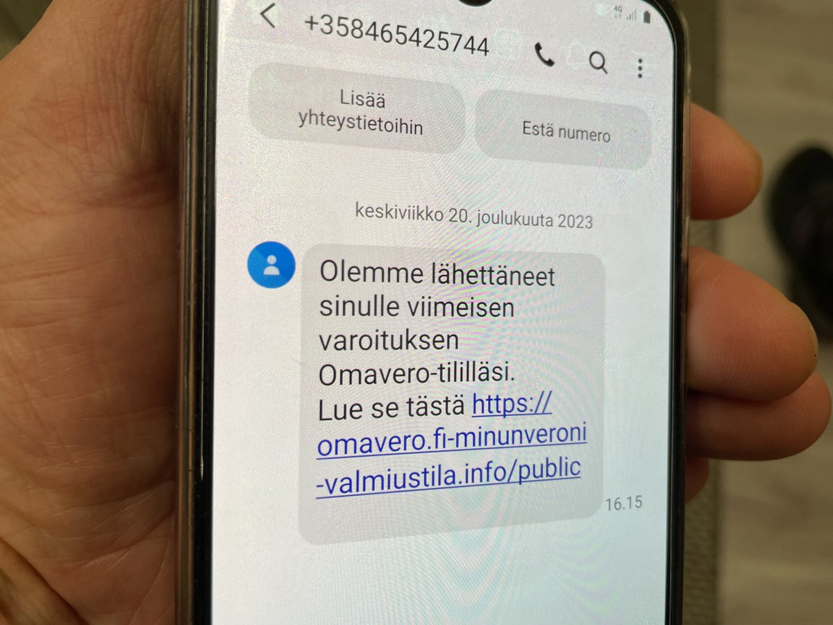 finanssiala's tweet photo. Huijarit eivät lepää juhlapyhinäkään! Joulun ympärillä on tullut runsaasti huijausviestejä mm. @Verouutiset nimissä.
Älä koskaan avaa yllättävissä viesteissä olevia linkkejä. Oikea viranomainen tai pankki ei myöskään varoittele kiireestä tai puhu viimeisistä varoituksista. https://t.co/UbYt9LSgEM