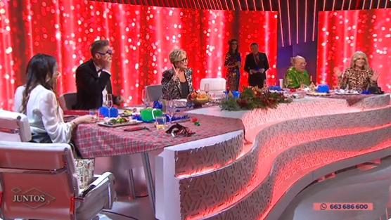 Dos30' (@dos30tv) on Twitter photo El amor que desprende #JuntosYElAñoNuevo llega a ser LO + VISTO de <a href="/telemadrid/">Telemadrid</a> alcanzando el 5.7% de cuota, 95.000 espectadores y 374.000 consumidores únicos
+28.4% que la cuota del canal
#QueVivaLaTele #Audiencias El amor que desprende #JuntosYElAñoNuevo llega a ser LO + VISTO de <a href="/telemadrid/">Telemadrid</a> alcanzando el 5.7% de cuota, 95.000 espectadores y 374.000 consumidores únicos
+28.4% que la cuota del canal
#QueVivaLaTele #Audiencias