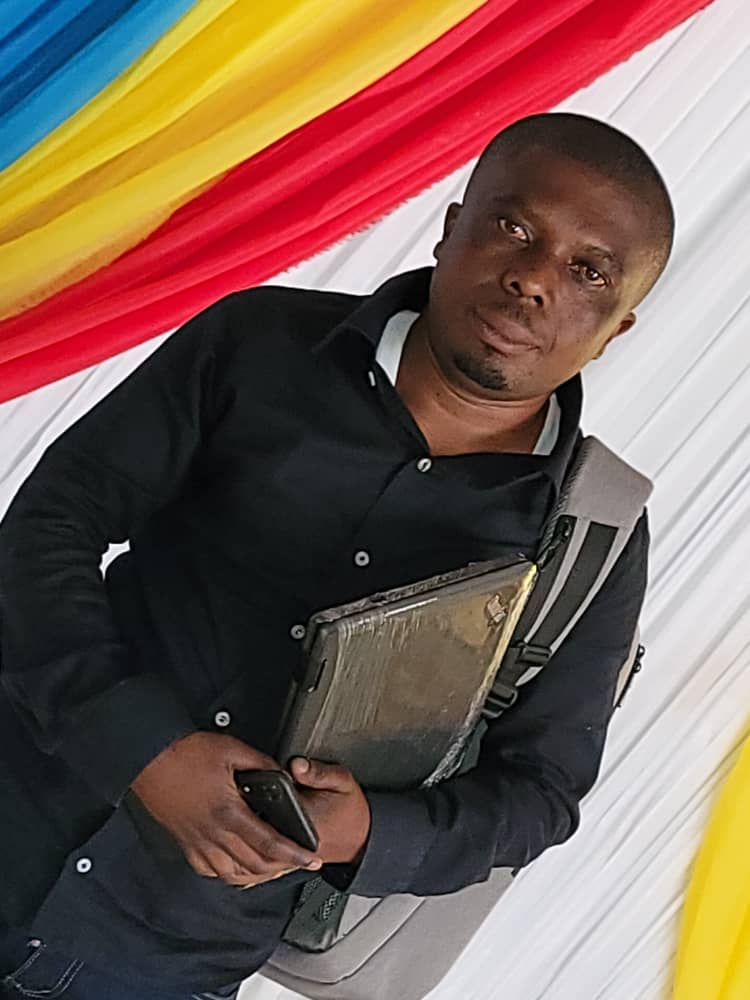 KBurhungane's tweet photo. Mardi 02/01/2024: Retour au service de la population... Retenons que le travail est le chemin vers l'indépendance.

Bonne année 2024 . https://t.co/RQ0qXxHzGo