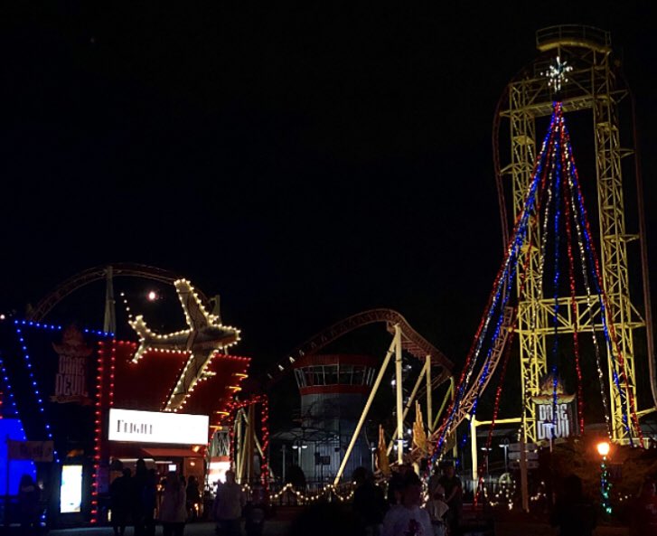 queue_for_two's tweet photo. Episode 20 of the Queue for Two podcast is out now! Join Ryan &amp; Matthew as they discuss Holiday in the Park at Six Flags Over Georgia. We deep dive into ride overlays, family activities, &amp; holiday beverages and food. Happy holidays from Queue for Two!

https://t.co/zoaurO2qyh https://t.co/KJCn9SUA4M