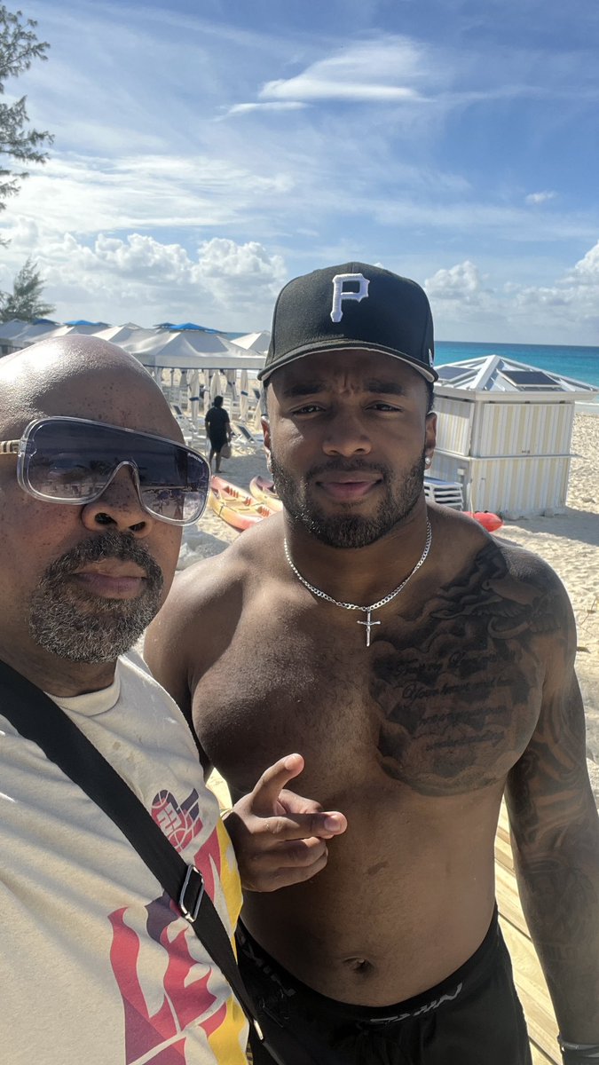 33_smooth's tweet photo. Them Dickson Boyz 💪🏾💪🏾 https://t.co/zRgvDi8cbX