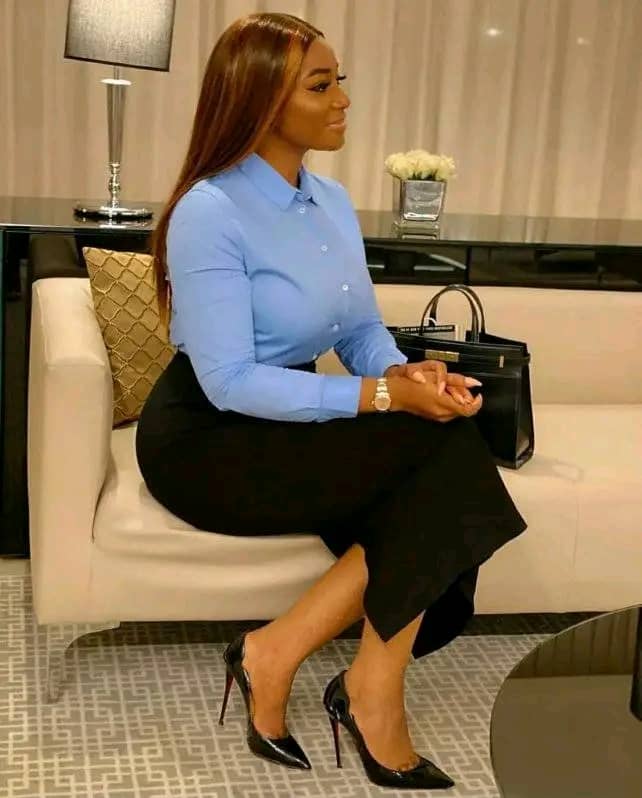 Twinsis50497431's tweet photo. Ladies tikapfeka seizvi tichaona varume chaivo vachitipa respect, even kuroorwa tinoroorwa zvisina mubvunzo. Mai vakadai chero hwindi anodzikama. https://t.co/IHDUR60alP