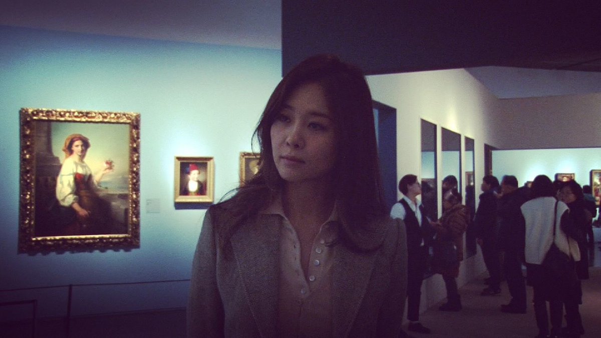 사모님이랑 사람들 몰래 데이트하기 좋은 장소만 다니다가 가끔 미술관 가는 삶…
전시 관람이 사모님 취향이기도 하고…
사람은 많아도 조용하고…
가장 좋은 건 사모님이 맘에 드는 작품 앞에 꽤 오랜 시간 서 계시는 동안 아름다운 사모님 얼굴과 옆태 빤히 관찰하기…