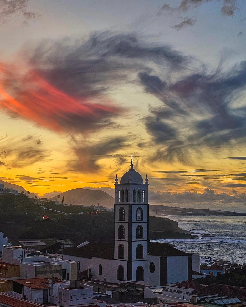 GARACHICO.....Atardecer que inspira paz....#mirinconfavorito...
#mirinconfavoritodegarachico ......TENERIFE

📸Andres Lemus Rodriguez

#vendevisitaatenerife #IslasCanarias #canarias #Tenerife #CanaryIsland #garachicotenerife #Garachico