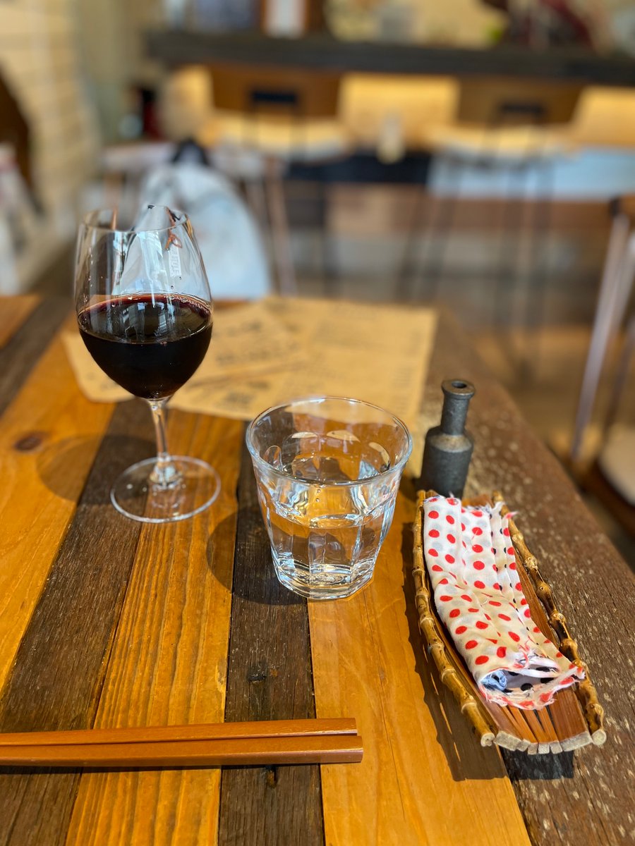 jirokosan's tweet image. 和田塚駅近くの【SLOVE】
十割蕎麦のお店で、蝦夷鹿のメニューも

instagram.com/slove__yuigaha…

蝦夷鹿のリエット（揚げそばがきをバゲット代わりで）
赤ワイン
ざる蕎麦

ご馳走さまでした

#SLOVE
#鎌倉
#和田塚
#由比ヶ浜
#十割蕎麦
#ジビエ
#蝦夷鹿
#リエット
#ワイン
#1人飲み