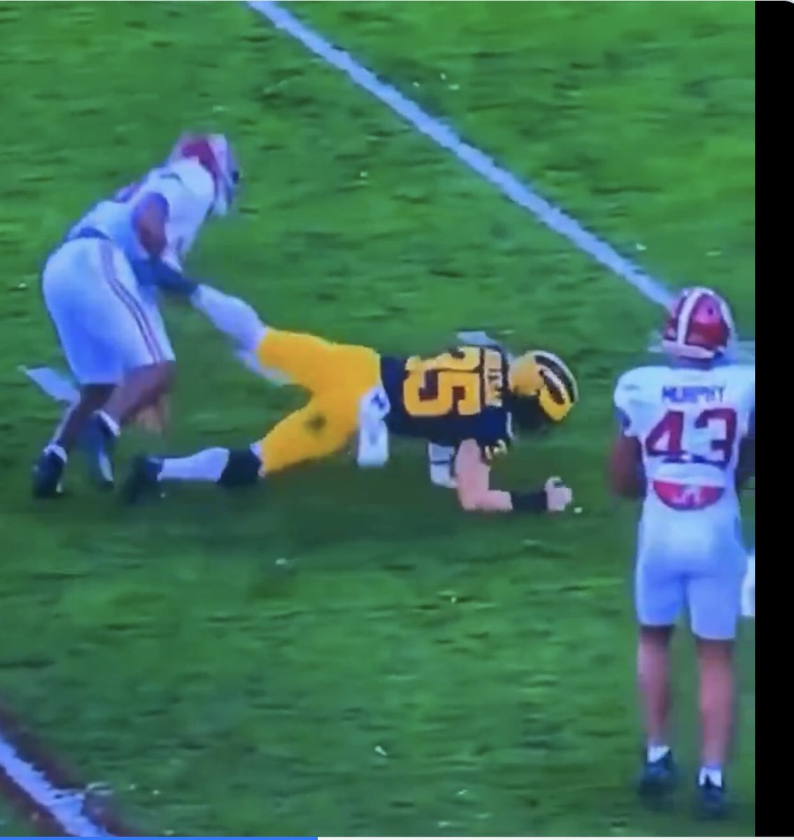 This is POS program up north! No flag for running into kicker or for hitting players after tackle. Dirty cheating Bastards! #AlabamaFootball #Alabama #MichiganFootball #Michigan #Cheaters #dirtyplay