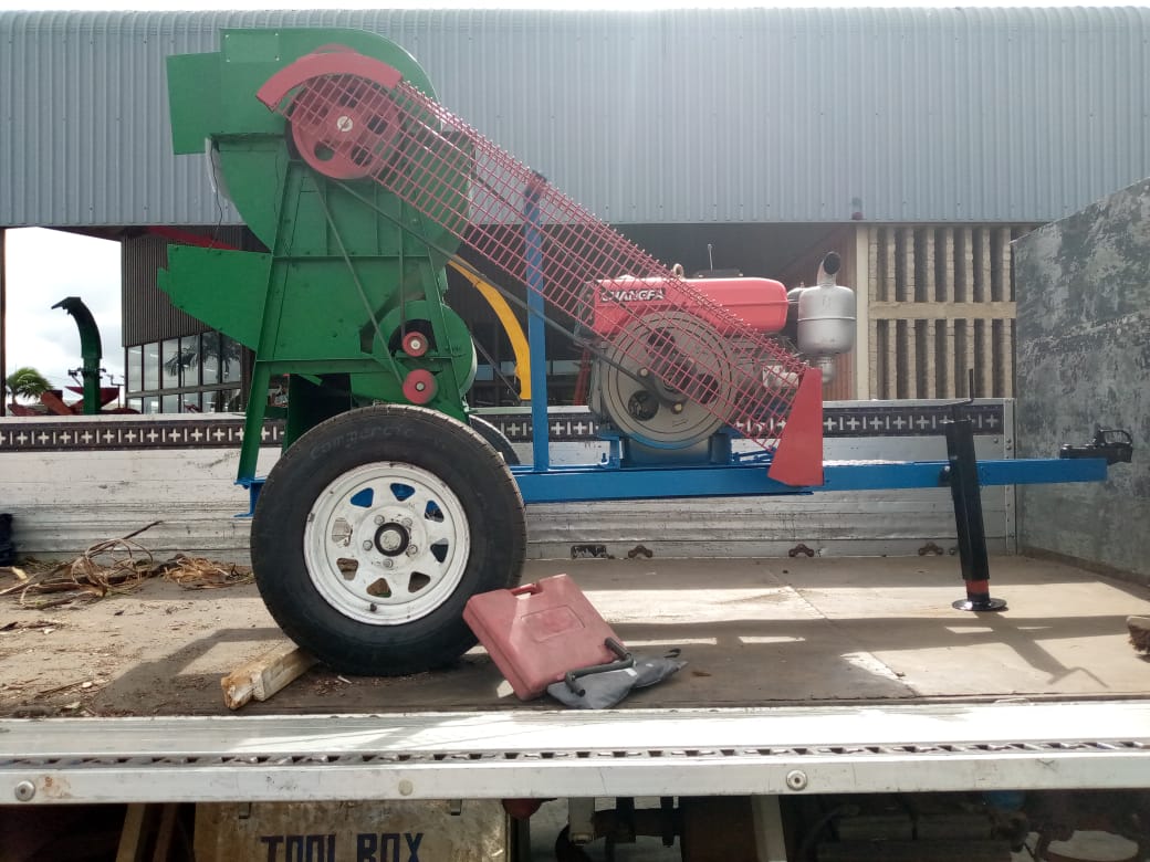 🌱 120 Youth empowered! 🇿🇲 <a href="/FAO/">Food and Agriculture Organization</a> has supplied soyabean seed, fertilizers, threshers and tents to four youth cooperatives in Kapiri Mposhi &amp; Nyimba. With support from the Government of Italy, the 120 youth are set to make a positive impact in soyabean production.<a href="/OyaProgramme/">OYA Programme</a>