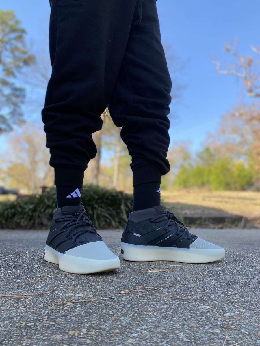 alabamatattoo27's tweet photo. First wear for the new year. May God shine down on us all with blessings, health and prosperity for 2024‼️ Happy New Year everyone‼️#stuntmanapproved #Kotd #fearofgodOnemodel #fearofgodathletics https://t.co/ngMaX3SoV8