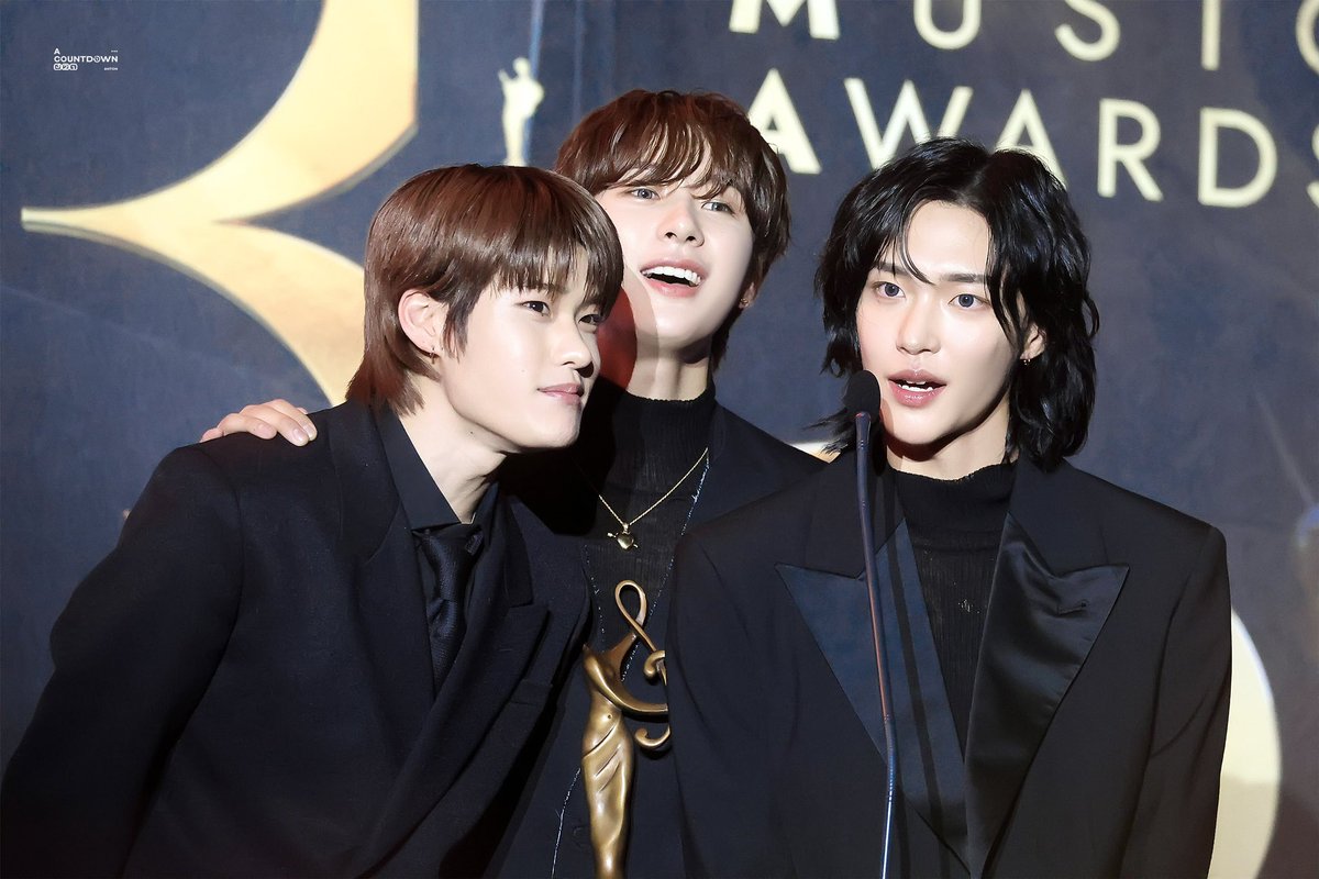 riize_net's tweet photo. forever = youngwonhee = 영원히 (chanYOUNG, WONbin, soHEE), riize duo/trio names are always toptier fr https://t.co/fndmSOyaq8