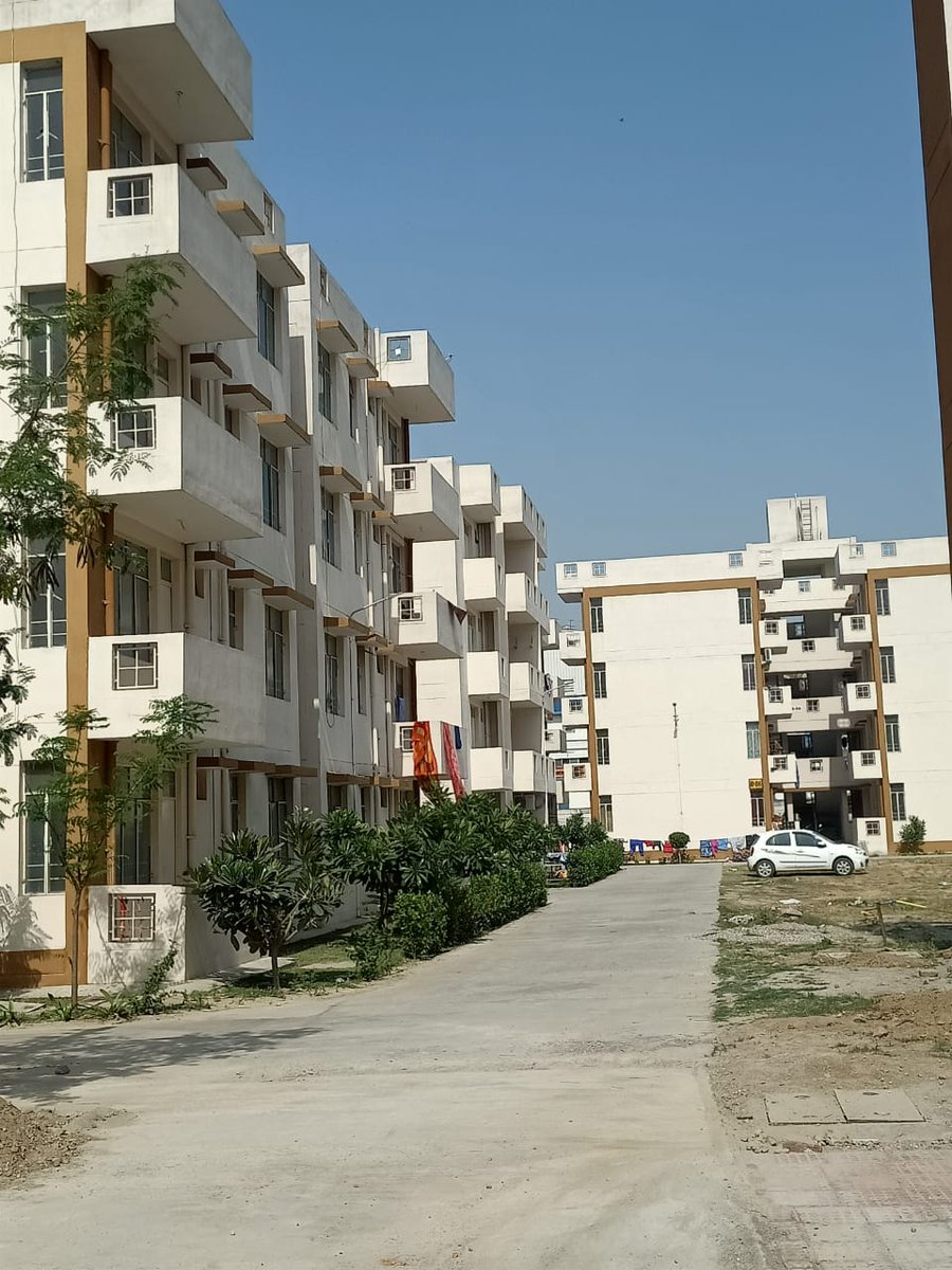 SandeepChoudhr's tweet photo. @sandiptyagibjp Hello Sir / Madam, 
 If you are intrested to invest in property like.... Farm House, Wearhouse, Commercial Land, Shope, Industrial Land, and *Ready to move Appartment*, House Villa, etc...*We deal in Haridwar, ,.
*Please contact 
*Sandeep choudhary= 9058307058* https://t.co/LJyQLa0sMx