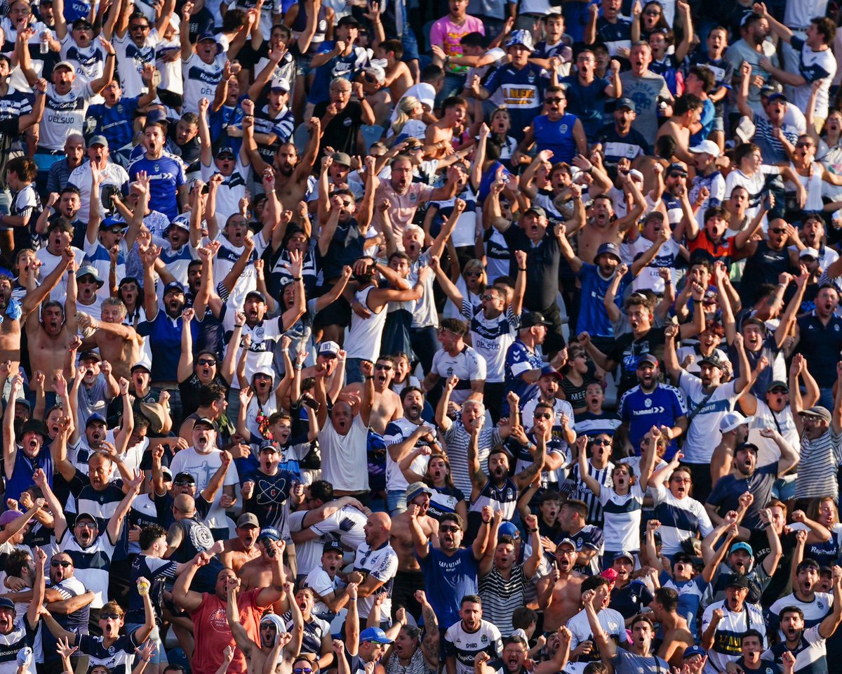 🏟️¡Renová tu platea en el Bosque! Aquellos socios y socias que aseguraron su lugar en 2023 ya pueden renovar su butaca para este nuevo campeonato. Si todavía no recibiste el mail de renovación, escribinos a: ventaplateas@gimnasia.org.ar 📩