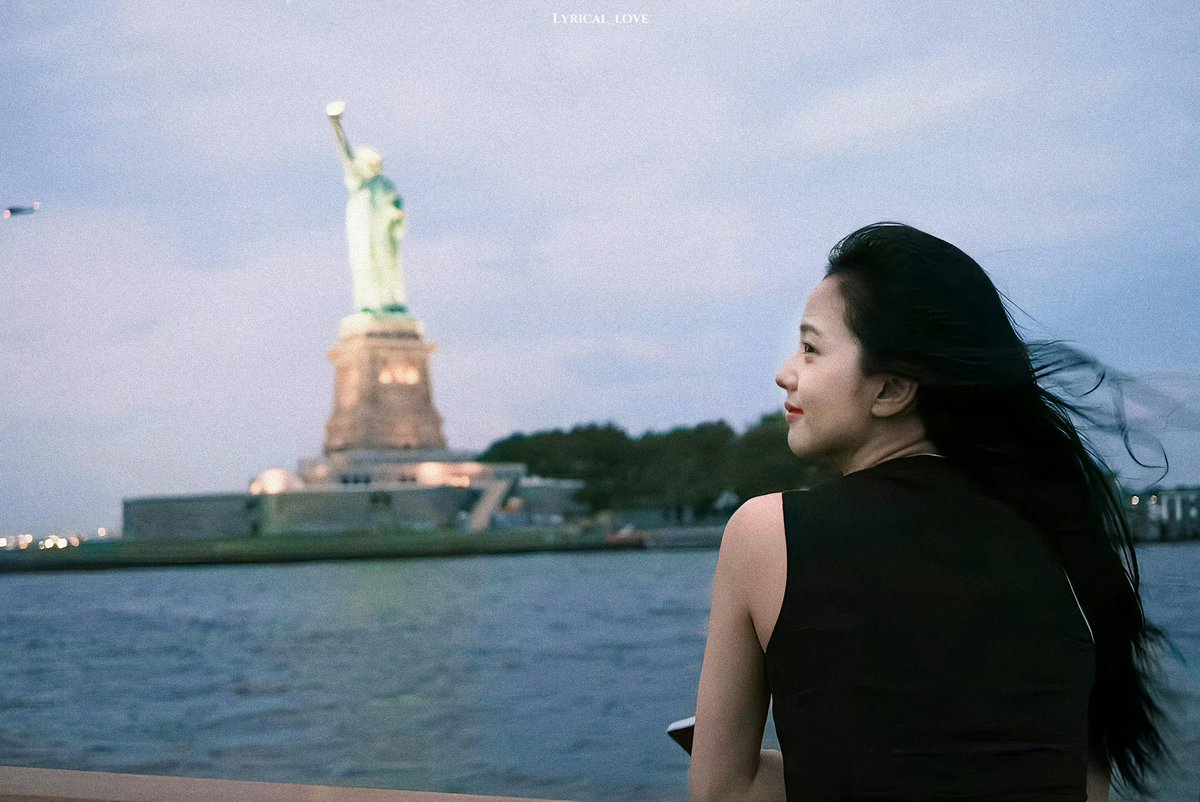 CHINA JISOO BAR tweet media
