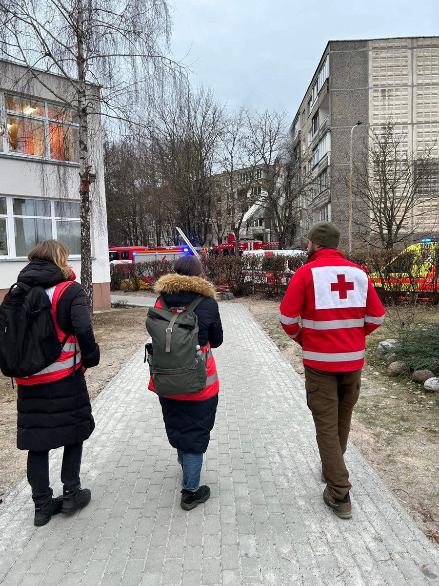 RedCrossLT's tweet photo. On January 2, emergency preparedness volunteers were activated to help at the scene of the fire that occurred in the capital, Vilnius! At the same time, MHPS psychologists are working at the scene! https://t.co/nqkiWQZSEL