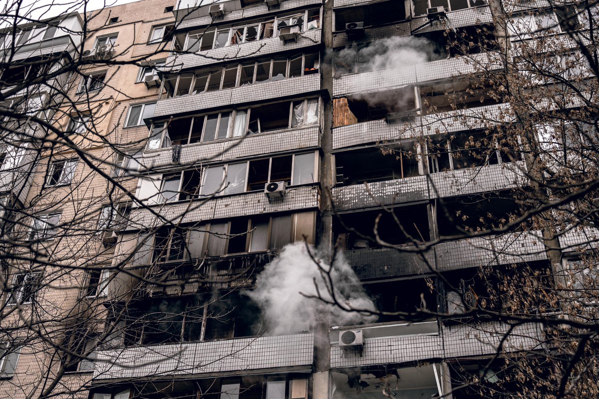 DefenceU's tweet photo. The aftermath of russia's missile attack on Kyiv.

📷@kztsky for Ministry of Defence https://t.co/rnqvaRkVQf