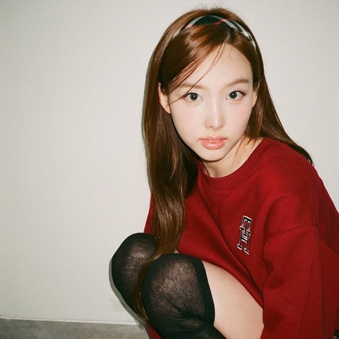 nayeonsfile's tweet photo. nayeon in film 🎞 https://t.co/rmkwmTptl4