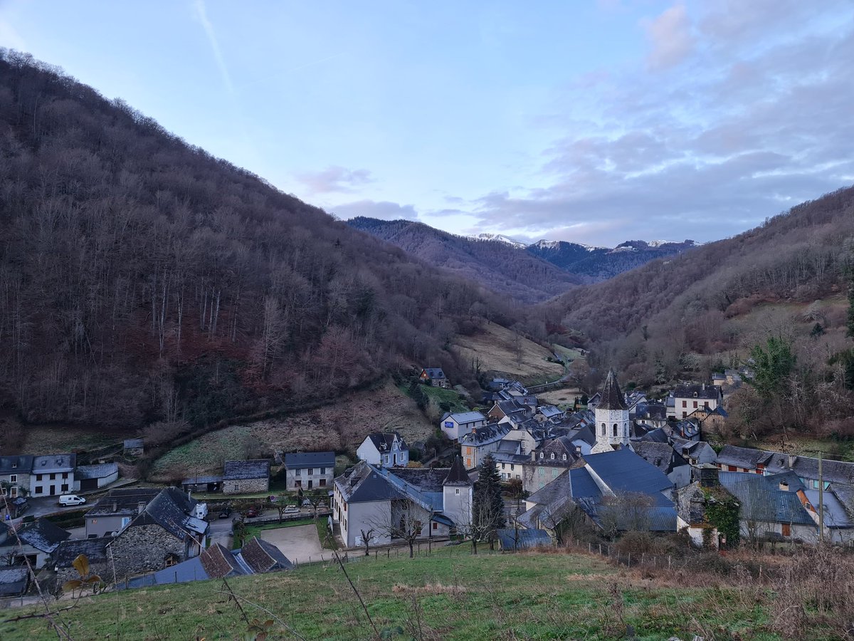 escapades_mika's tweet image. Première #rando de l&apos;année au départ de Saint Lary dans l&apos;Ariege jusqu&apos;au Col de Portet d&apos;Aspet en Haute Garonne.
#couserans #comminges @OTCouserans @TourismeHG @tourismeariege @Rando_Occitanie @Occitanie