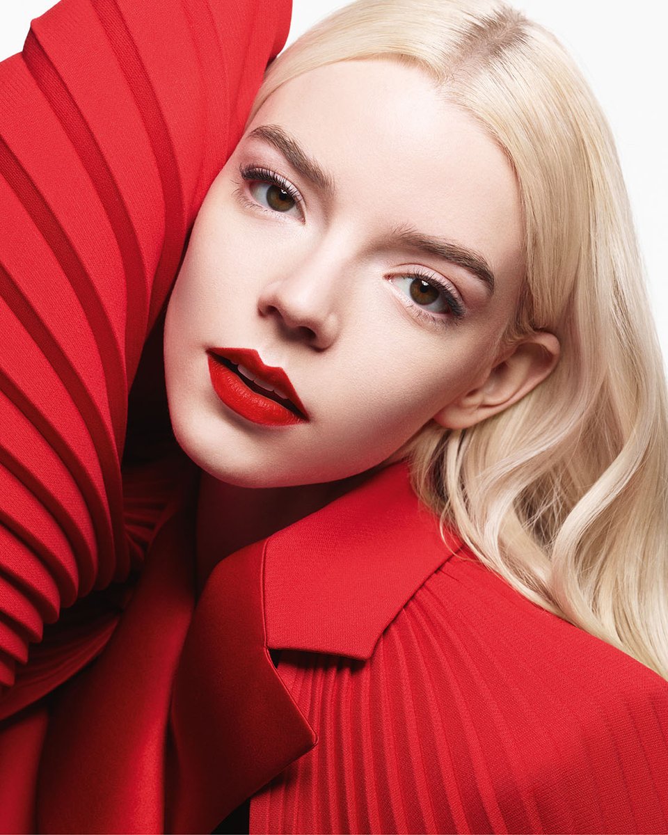 The new Rouge Dior era has arrived.
@AnyaTaylorJoy is the incarnation of the daring and confident Rouge Dior spirit in the iconic red shade 999.
#DiorBeauty #DiorMakeup #RougeDior