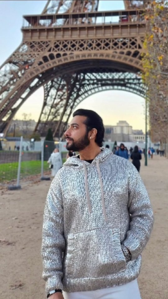 sharadking009's tweet image. Mr. Handsome 🖤💖
#SharadMalhotra #SMArmy