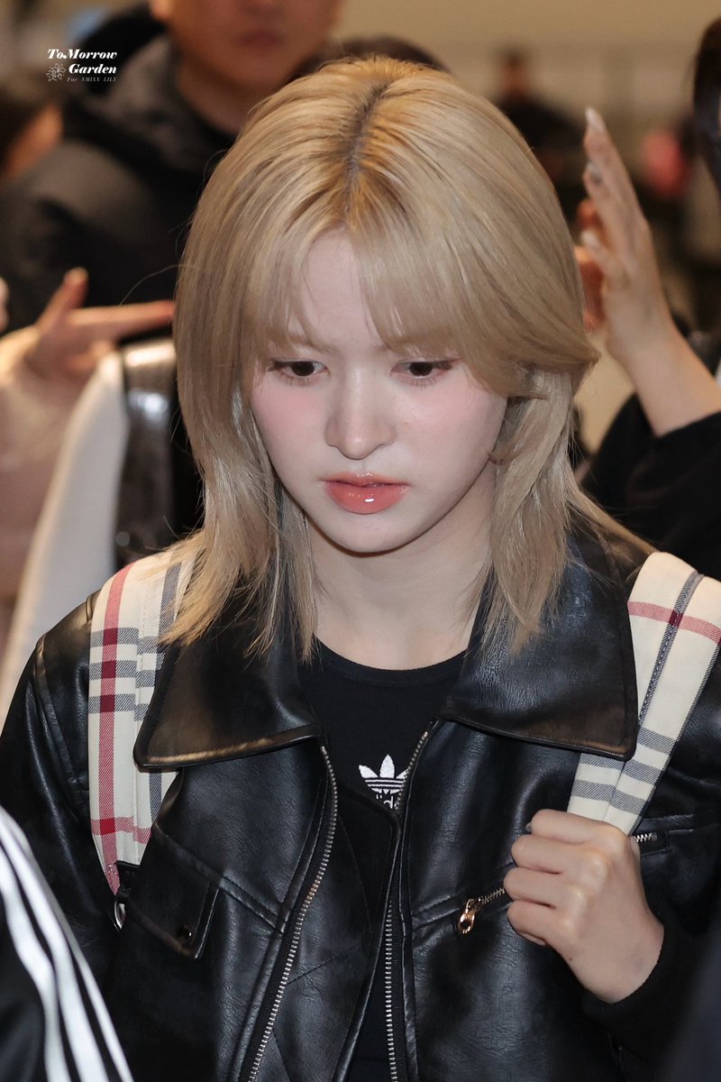 240101 HD those pics without any edit HELLO LILY JIN MORROW??? You