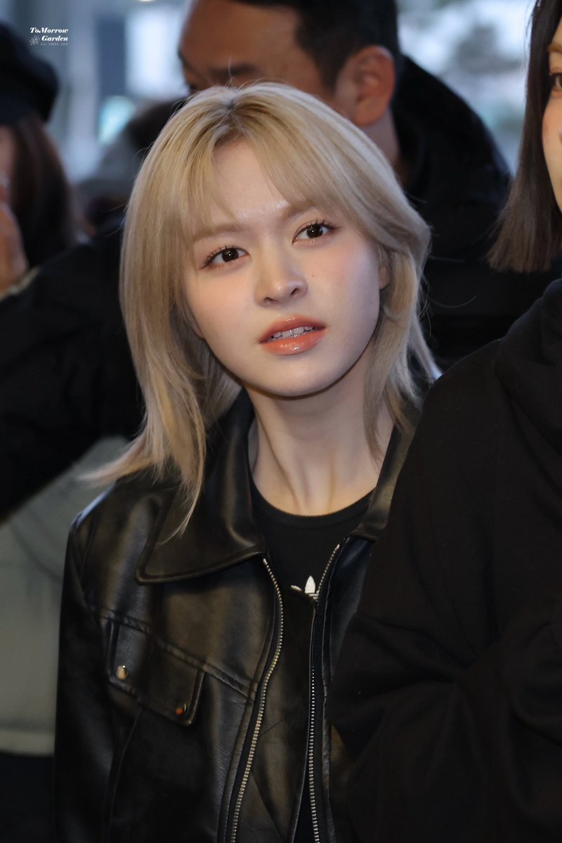 【Lily♡】 240101 HD those pics without any edit HELLO LILY JIN MORROW??? You