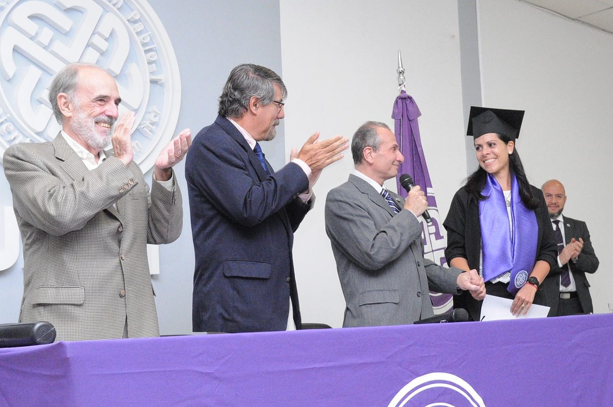 🔹La primera Licenciada en Ceremonial del país recibió su diploma de la <a href="/usptuc/">Univ San Pablo-T</a> 

📚Más de 40 egresados de las carreras de pregrado, grado y posgrado de la Universidad recibieron su diploma y prestaron juramento.

🔗+Info: bit.ly/3tz1NUv