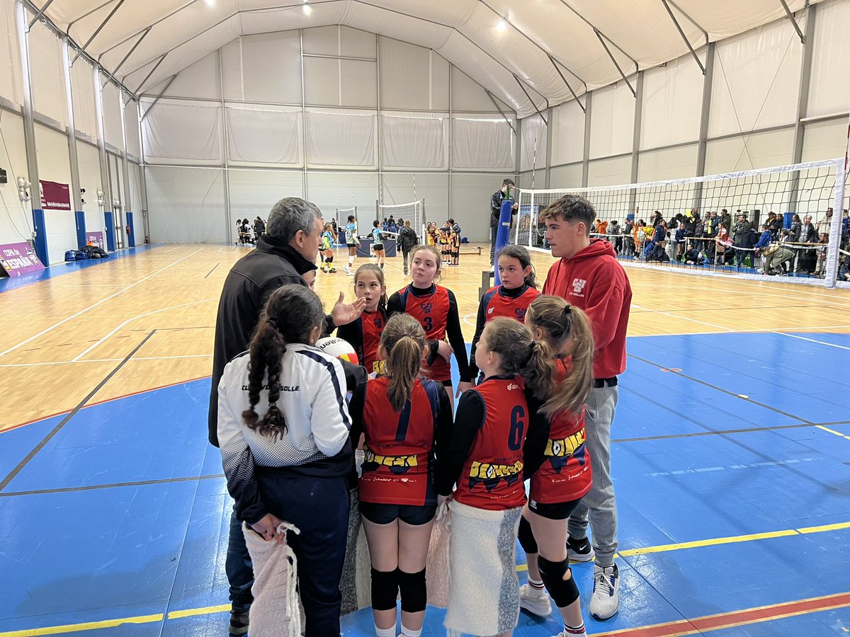 CopaEspanaVB's tweet image. La #CopaEspanaVB en categorías infantil, alevín y benjamín también estuvo llena de emoción e ilusión 🔝

📸✅Ya están disponibles algunas fotos de los distintos días de competición y de la entrega de premios en el FACEBOOK oficial de la Copa de España🏆

Hasta el año que viene 👋🏽