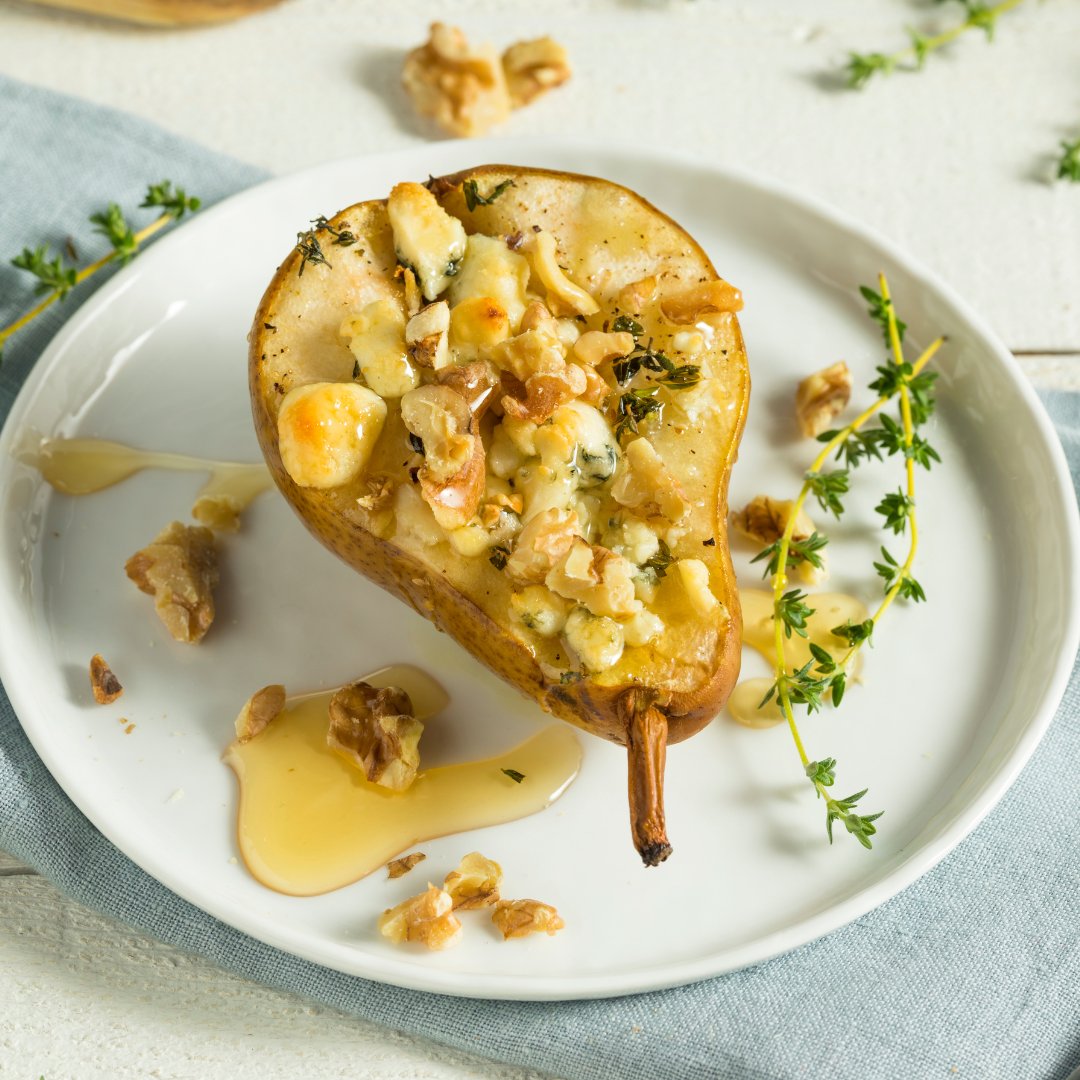 bestbakingtips's tweet image. Elevate your dessert game with these exquisite Baked Pears adorned with creamy Blue Cheese – a perfect harmony of sweet and savory! 🍐🧀✨

Grab the recipe: tinyurl.com/yt6v3yrg  

#Pearfection #CheesePlease #DessertDelight