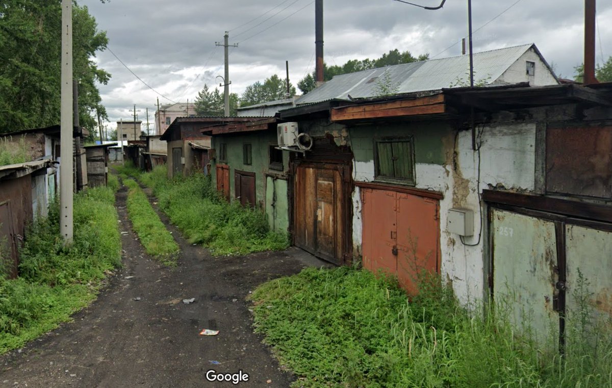 Nobody likes the look of air conditioning units. Russian architects know how to hide them. An elegant play of colours makes this modern 3-bedroom house look like it was built centuries ago.

53.9548827,121.9533908