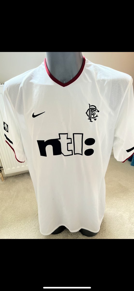 MatchwornStrip's tweet image. 🚨 AVAILABLE 🚨 

Going to be moving on some Rangers and EPL shirts in January and this beauty is the first to be up for grabs. 

Match Worn Claudio Reyna shirt from 01/02. Not many of these knocking about and it’s an underrated classic