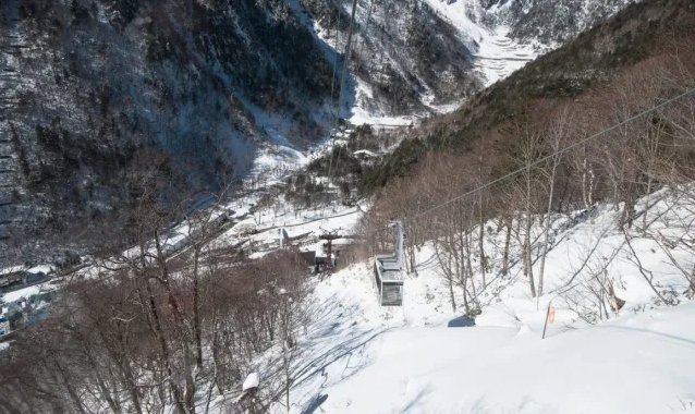 pulse_party1031's tweet photo. Up in the clouds, embracing the charm of Gifu's Northern Alps via the Shin-Hida Ropeway! 
Spectacular vistas unfold with every cable car ride, offering a glimpse into Japan's natural beauty.  
👉 https://t.co/EP4kR9mdve   
#alps #northernalps #cablecar #japan #travel #VibeDaily https://t.co/iTN5Cbjrek