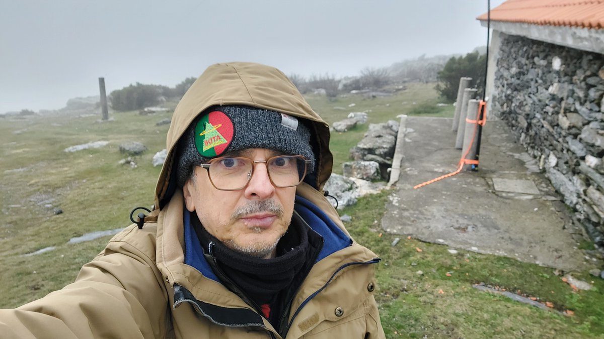 ct2iww's tweet photo. Started the year with the  a "triple" activation counting for SOTA, WWFF and POTA in one of my local summits (Marão CT/DL-001). Not a good afternoon for 10m, but still 8 QSO on this band. HNY 2024! https://t.co/34SJzmvTGx
