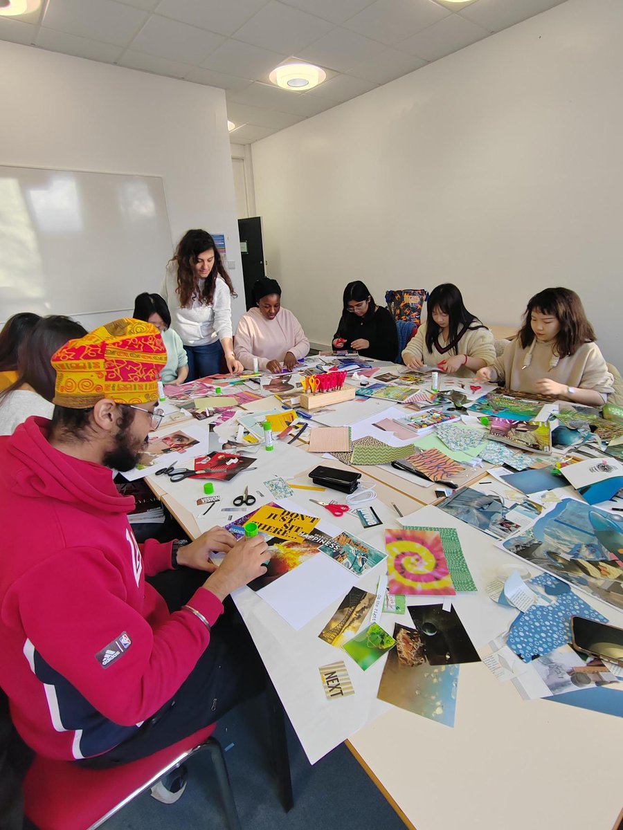 lborouniarts's tweet photo. Great times at our collage making workshop with our artsworker Ezgi Aral 📄 ✨

The festive fun doesn’t stop for those staying on campus over Christmas 🎄 🥰 https://t.co/BuVqVsbL2m