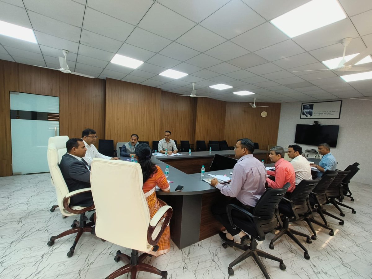 આજરોજ નુડા બોર્ડની 15મી બેઠક યોજાઈ. જેમાં ઈટાળવા અને તિઘરા વિસ્તારની ડ્રાફ્ટ ટી.પી. સ્કીમ સુધારા સાથે સરકારશ્રીમાં સાદર કરવા વિસ્તૃત ચર્ચાઓ યોજી જરૂરી સૂચનો કર્યા.

<a href="/CMOGuj/">CMO Gujarat</a> <a href="/InfoGujarat/">Gujarat Information</a>