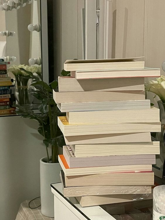 graysonlvr's tweet photo. ✧˖°. — my 2024 reads! https://t.co/2hYxA3QTiE