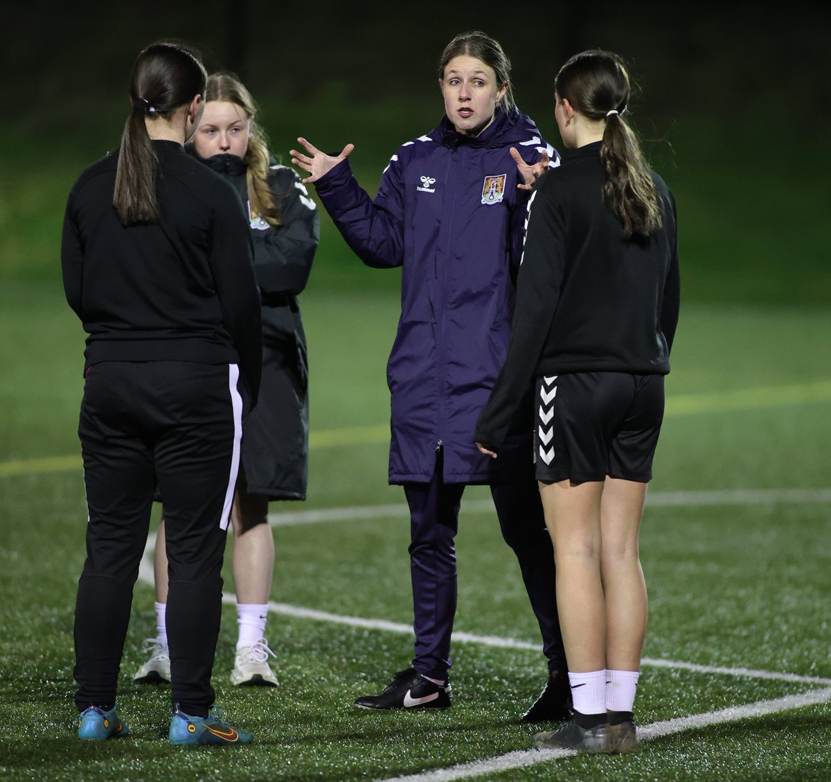 Do you want to make a difference & join our female pathway? This winter we are looking for new Emerging Talent Centre Coaches & staff to run our Grassroot Teams! Please contact Scott.Loughran@ntfc.co.uk for more information Apply for the ETC Role now👇 ntfccommunity.livevacancies.co.uk/#/job/details/…