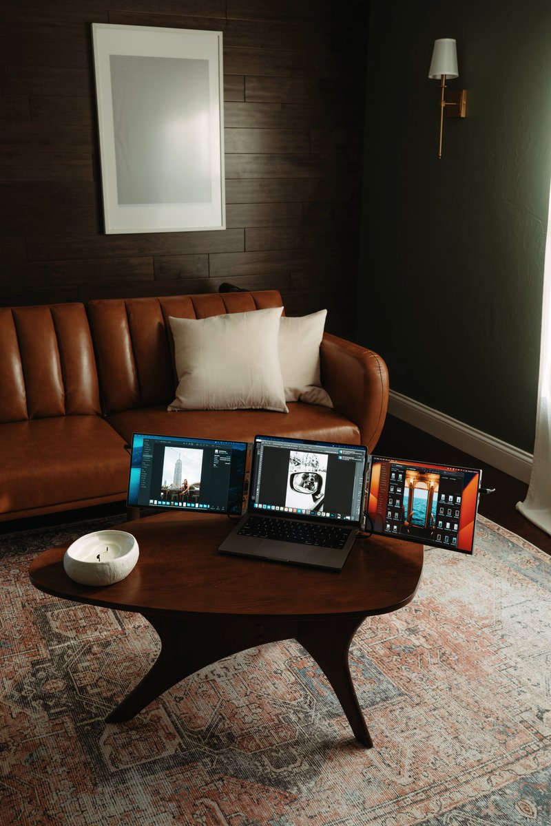LiminkMonitor's tweet image. Turn your living space into a command center with Llimink. More room, more views, more you. 

#limink #flexibleworkspace #homeofficevibes #remotework #desksetup #modernwork #techlife #laptopluxury #workspacegoals #workfromhometech