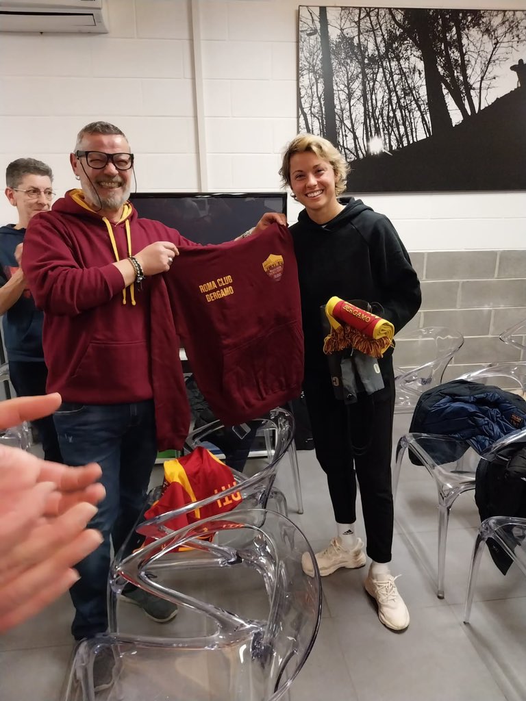 Buon compleanno <a href="/Giacinti9/">Valentina Giacinti</a> #RomaClubBergamo <a href="/ASRomaFemminile/">AS Roma Femminile</a>